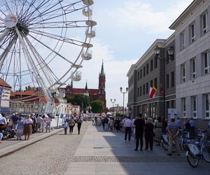 Boże Ciało 2024. Tłumy wiernych przeszły w procesji ulicami Białegostoku