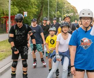 Nightskating Białystok 2022. Rolkarze rozpoczęli sezon! 