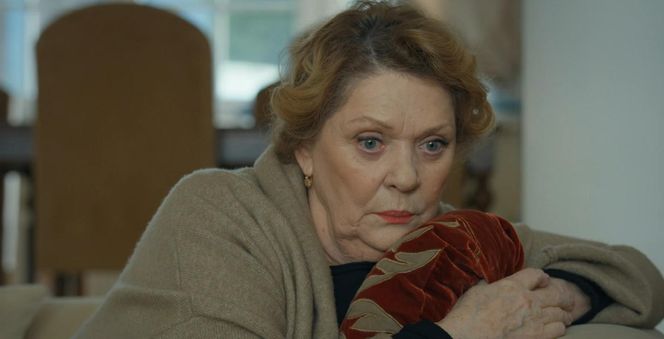 	Barwy szczęścia odc. 3200. Józefina Rawiczowa (Elżbieta Jarosik)