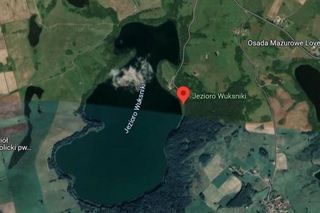  To najgłębsze jezioro w woj. warmińsko-mazurskim. Kryje podwodne skarby