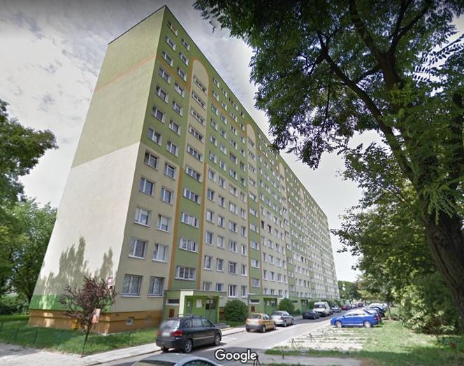 TRAGEDIA na Odyńca w Łodzi. Pożar na dziesiątym piętrze wieżowca. Jedna osoba zginęła