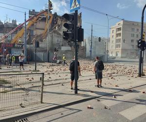 Katastrofa budowlana na Limanowskiego. Rozbierany budynek zawalił się na ulicę