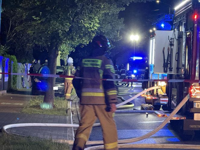 Antyterroryści zatrzymali mężczyznę w Ząbkach. Zabarykadował się w domu