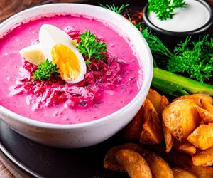 Chłodnik na botwince - przepis Ewy Wachowicz na chłodnik buraczkowy z ogórkiem