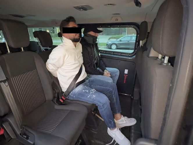 Niemieccy policjanci rozbili gang oszustów z Warszawy. Straty seniorów sięgają fortuny