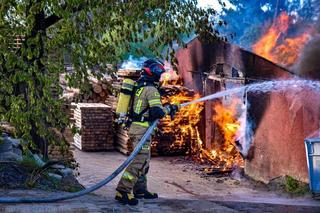 81 strażaków w akcji. Trzeba było ściągnąć specjalistyczny sprzęt