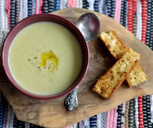 Zupa krem z pora. Z grzankami smakuje wyśmienicie!