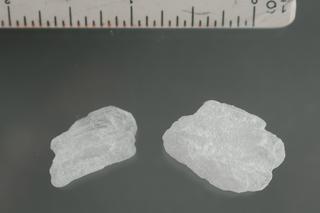 Tarnów: Białe kryształki znalezione w samochodzie 19-latka. To chlorometkatynon