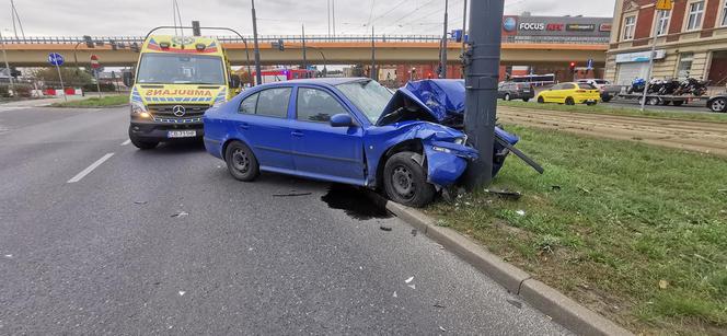 Bydgoszcz: Wypadek na ul. Jagiellońskiej! Jedna osoba trafiła do szpitala 