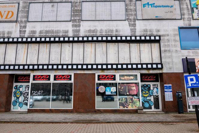 Centrum handlowe Land przy metrze Służew w Warszawie