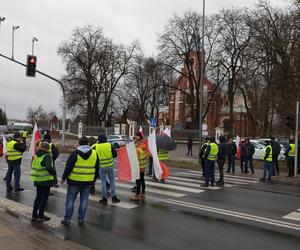 Trwa protest rolników w woj. lubelskim. Blokady są w wielu miejscach w regionie [DUŻO ZDJĘĆ]