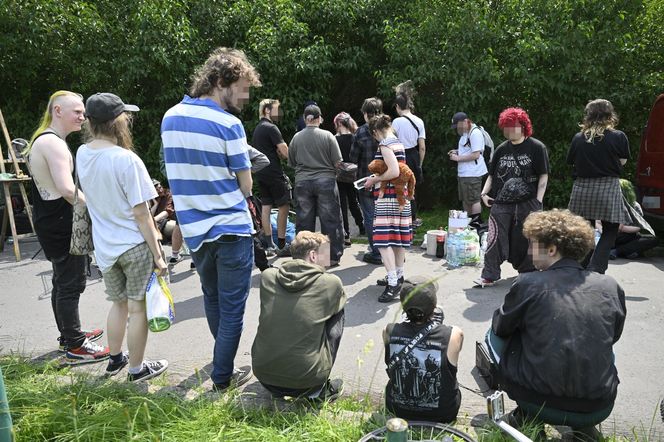 Policja na Osiedlu Przyjaźń w Warszawie 