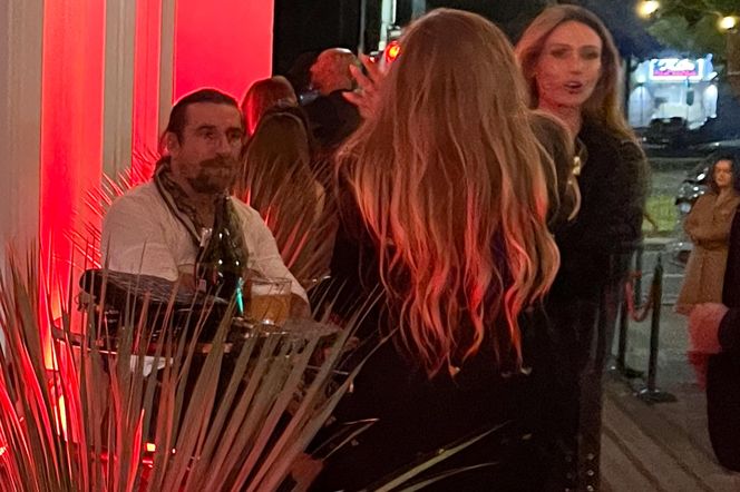 Niezła bibka Afryka Express. Obejrzeli razem odcinek, a potem poszli w tango. Iwan wyszedł ostatni