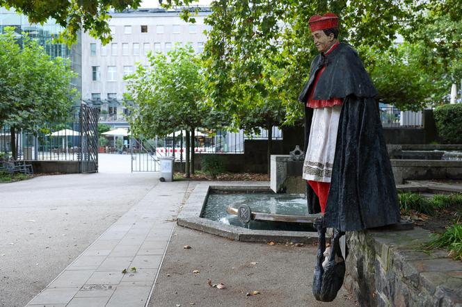 Skandal w kościele! Kardynał molestował 16-latkę, zgłaszają się kolejne ofiary