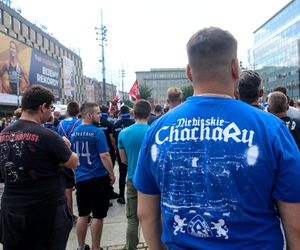 Protest przeciwko imigrantom.Tysiące kibiciów na ulicach Katowic