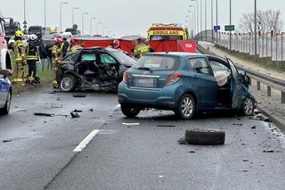 Potworny wypadek w Zegrzu. Cztery roztrzaskane auta i wielu rannych! 