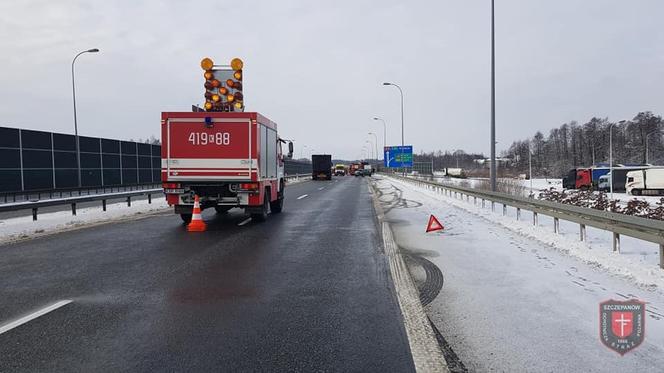 Mokrzyska. WYPADEK na autostradzie A4. W kraksie brało udział sześć samochodów