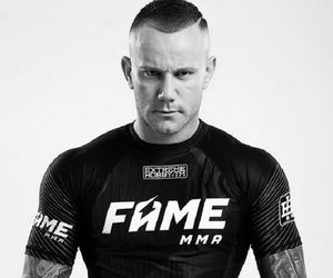 Dawid Ambroziak podejrzany o wykorzystywanie seksualne! Poważne zarzuty względem freak-fightera, wychodzą dowody!