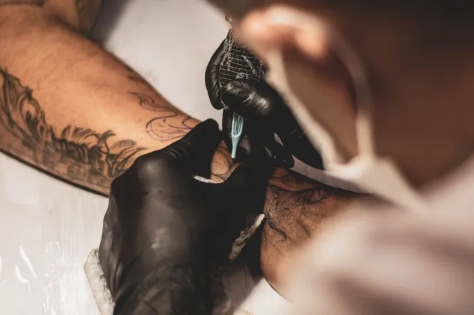 Tatuatorzy z woj. śląskiego dostali mandaty