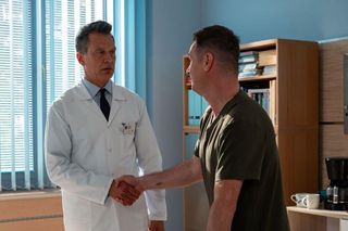  	Na dobre i na złe odc. 933. Andrzej Falkowicz (Michał Żebrowski), Aleks - Aleksander Zagajewski (Paweł Małaszyński)