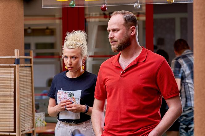 Na Wspólnej odc. 3535. Beata (Katarzyna Ptasińska), Paweł (Grzegorz Kwiecień)