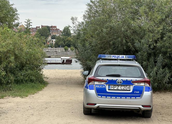 Zwłoki mężczyzny dryfowały w Wiśle. Makabryczne odkrycie na Pradze-Północ w Warszawie