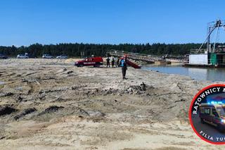 Koparka wpadła do zbiornika wodnego w Radłowie. Nie żyje 59-letni kierowca