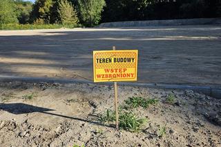 Ma tu być stadion. Teraz jest wychodek dla psów. Miłośnicy sportu grzmią: Uciekniemy się do drastycznych metod