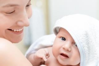 Właściwa pielęgnacja skóry noworodka. Klucz do zdrowia i komfortu maluszka