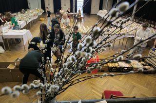 Wielkanocne koszyczki dla seniorów z Leszna 