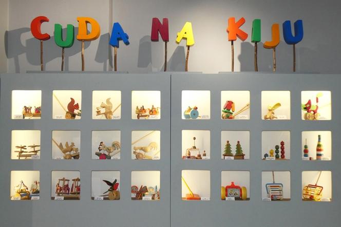 Wystawa Cuda na kiju w Muzeum Zabawek i Zabawy w Kielcach