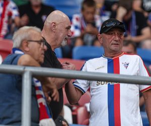 Górnik Zabrze - Termalica Nieciecza. Niesamowita atmosfera na Arenie Zabrze! Kibice Górnika dopingują swoją drużynę