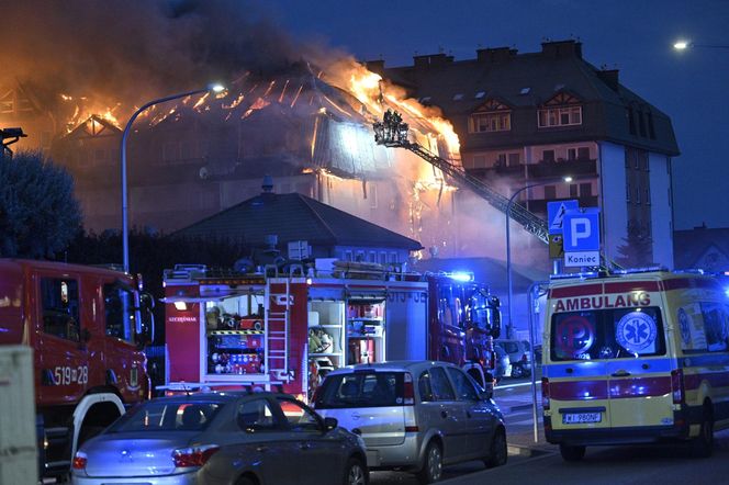 Aktor znany z „Korony Królów” ucierpiał w pożarze bloku w Ząbkach. „Nie wiemy co będzie dalej”