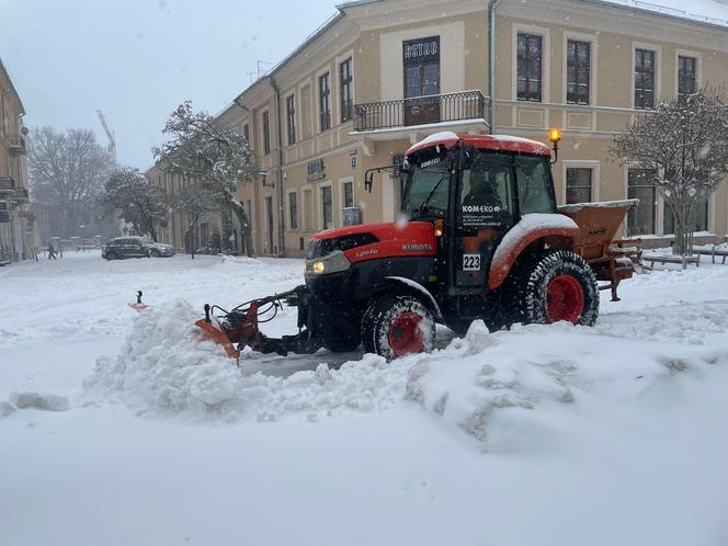 Drogowcy odśnieżają Lublin