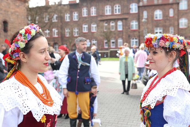 Święcenie pokarmów na Nikiszowcu