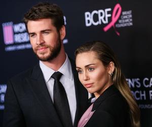 Liam Hemsworth pozwał Miley Cyrus za Flowers?! Szokująca informacja trafiła do sieci!