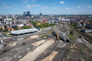 W Katowicach trwa największa inwestycja kolejowa w historii. Powstają nowe wiadukty, tory, perony