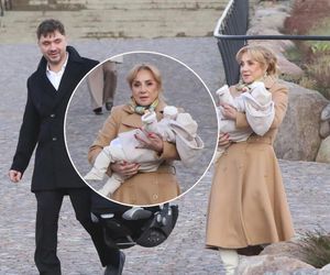 Szykowna Danuta Martyniuk z ukochanym wnukiem! To ona przywiozła Daniela na chrzciny synka