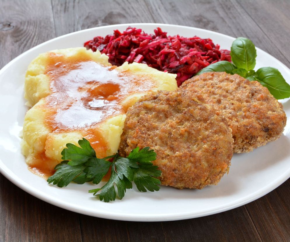 Soczyste kotlety mielone pieczone w piekarniku: zdrowsza wersja domowych mielonych