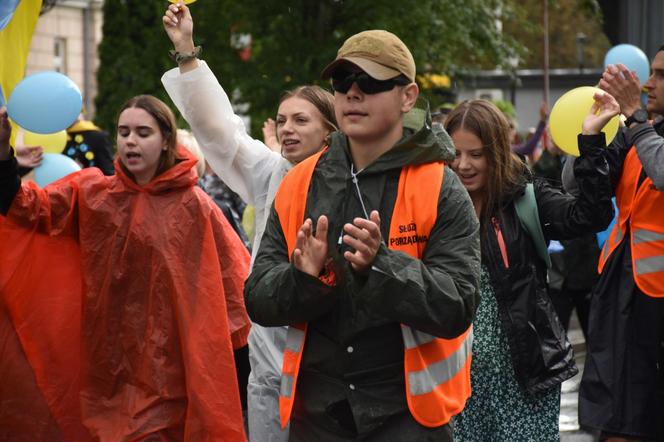 Kielecka Piesza Pielgrzymka maszeruje na Jasną Górę (9 sierpnia 2023)