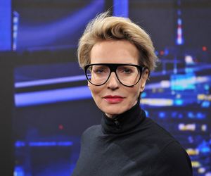 Paulina Smaszcz w prześwitującej sukience. Bordowa szminka to dopiero początek