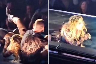 Szok! Madonna upadła na scenie. 66-letnia gwiazda miała wypadek na koncercie