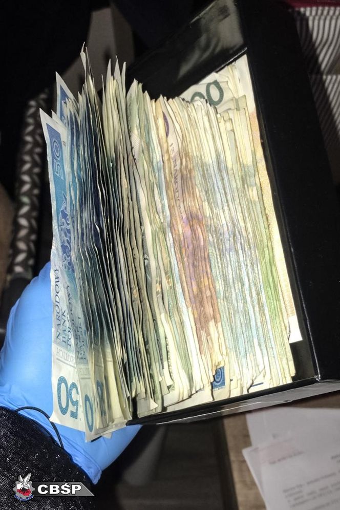 Gang pseudokibiców rozbity. Zatrzymano towar wartości 1 miliarda złotych