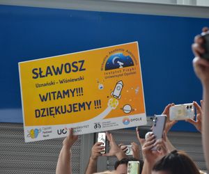 Powitanie Sławosza na warszawskim lotnisku