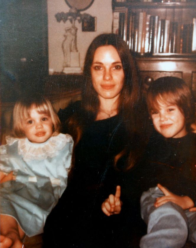 Angelina Jolie kończy 50 lat! Zobacz, jak się zmieniała