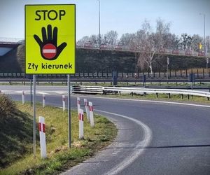 Szok! 73-latek urządził sobie rajd ciągnikiem po ekspresówce. Jechał pod prąd