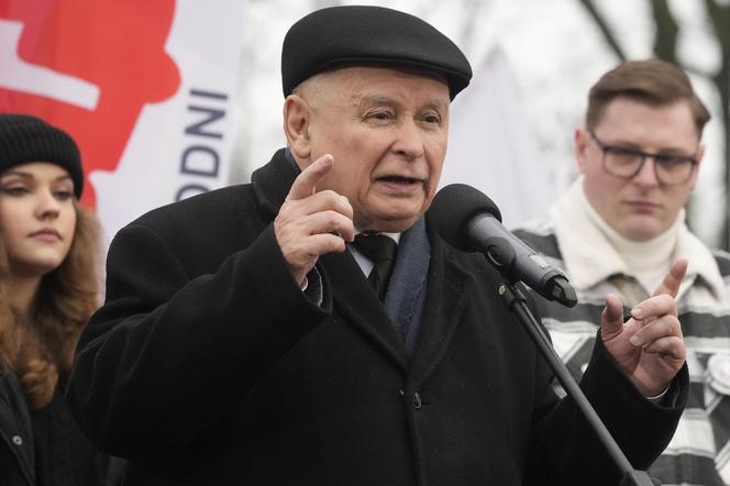 Jarosław Kaczyński o 970 zł więcej