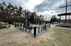 Tak teraz wygląda grób Krzysztofa Krawczyka. Pojawiło się ogrodzenie
