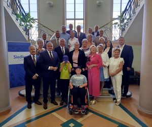 Rodzina Tymka Kalaty wymieniła się prezentami z prezydentem i radnymi