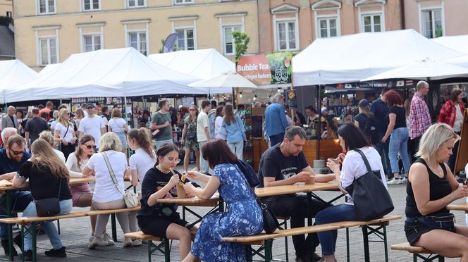 Tłumy na placu Zamkowym w Lublinie